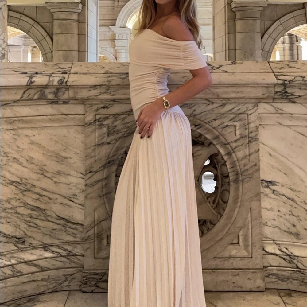 LIONESS FIELD OF DREAMS MAXI OFF THE SHOULDER DRESS IN OATMEAL